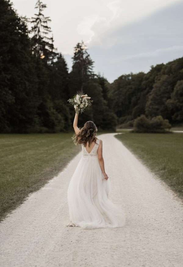 Real Brides Julia mit Boho Brautkleid