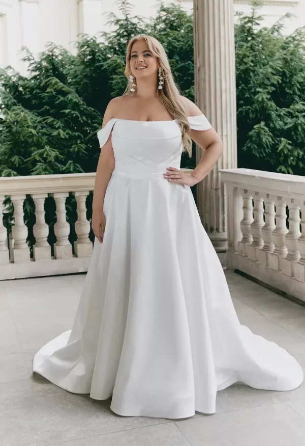schlichtes Brautkleid Turtel & Täubchen