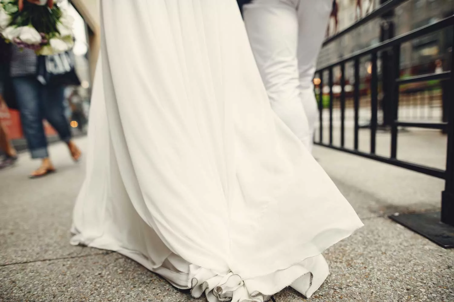 Brautkleidreinigung Deggendorf und Reinigung Brautkleid Saum